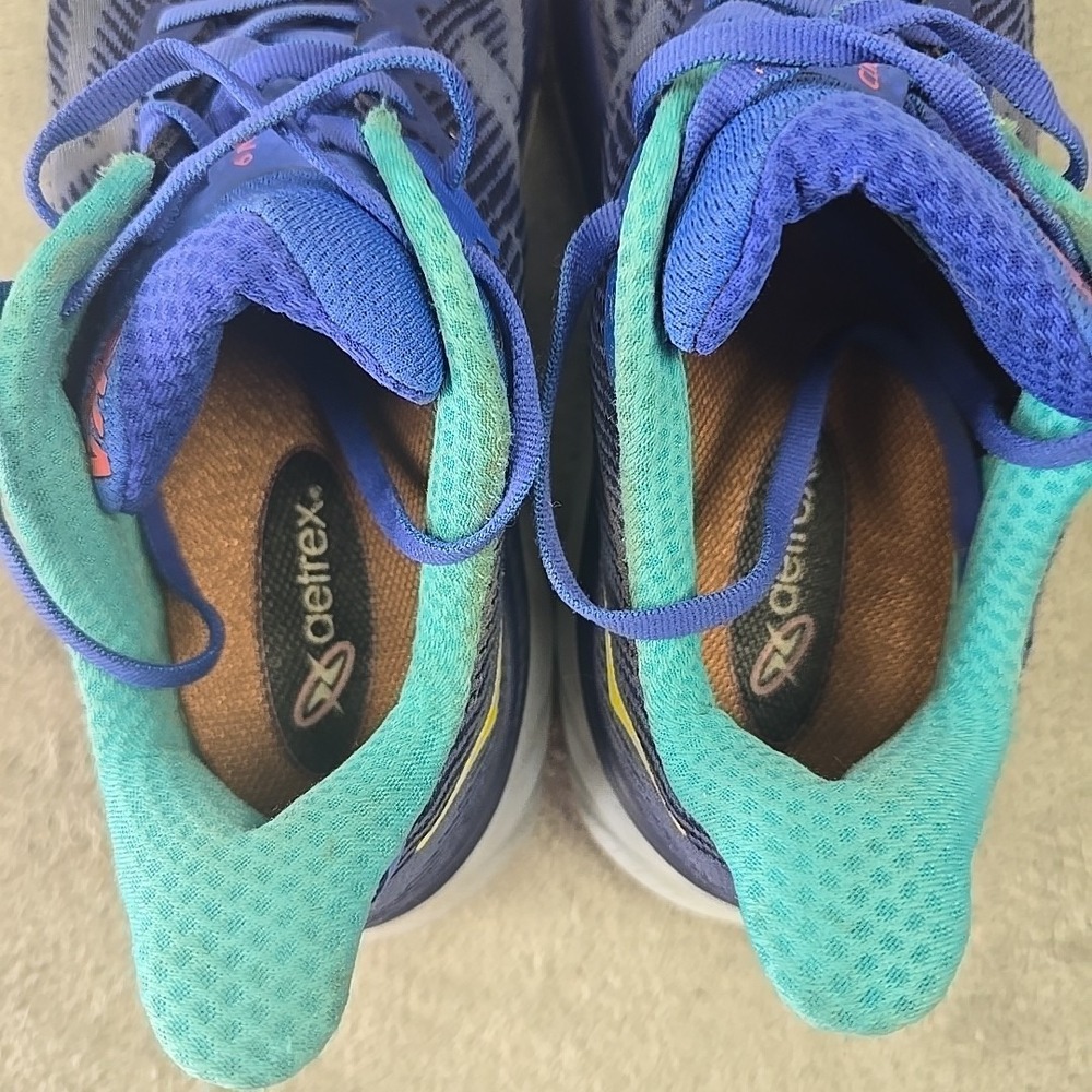 Hoka One One Clifton 9 Shoes Womens Size 8 B Blue 1127896 BBCRM Running Sneakers - Picture 9 of 11